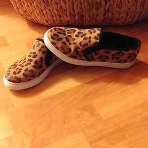 Soho Girls Leopard slip on shoes. Comfy!